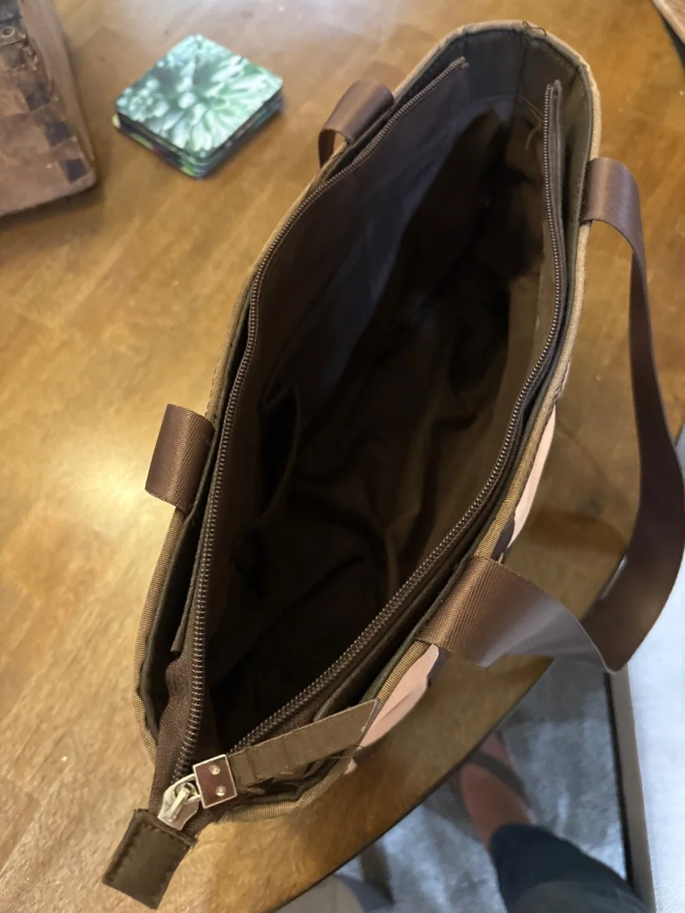 Comely handbag